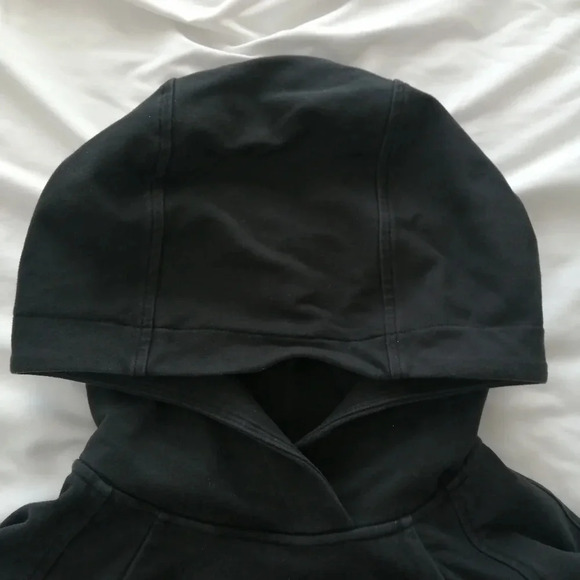 Lululemon Scuba Pullover Hoodie in Black Kangaroo Pocket 6 - Picture 8 of 16